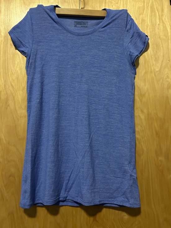 Patagonia Tops - BOGO Patagonia lightweight T